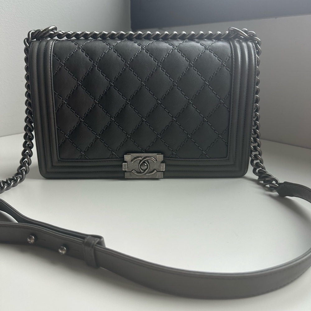 CHANEL medium quilted boy flap in gray